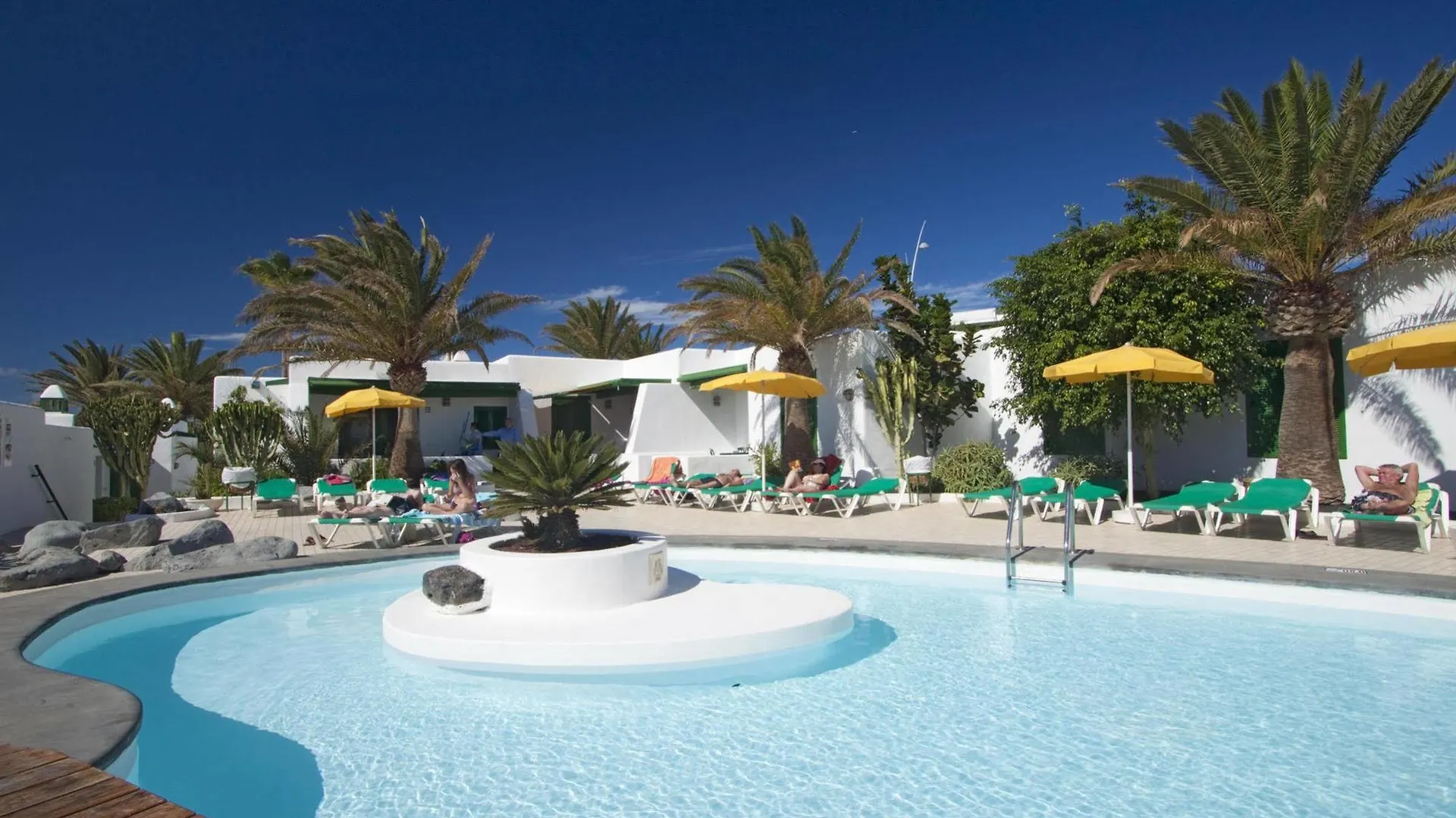Bungalows Velazquez Puerto del Carmen  Spain
